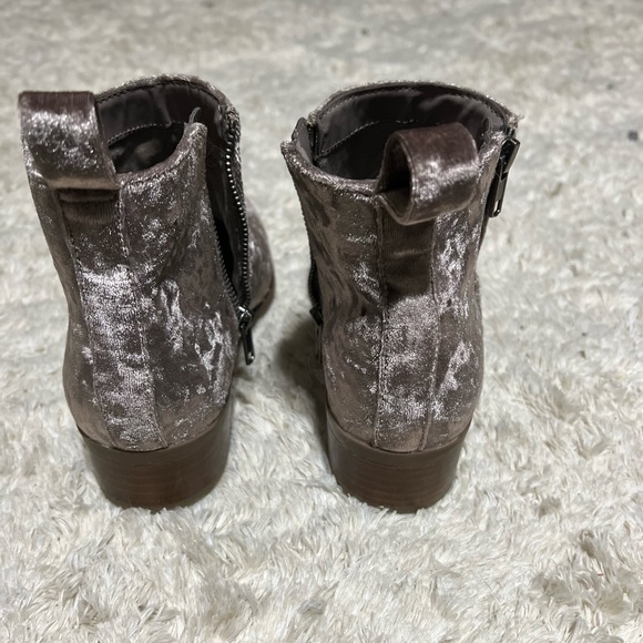 American Eagle Outfitters size 7 ankle boot - Picture 2 of 3